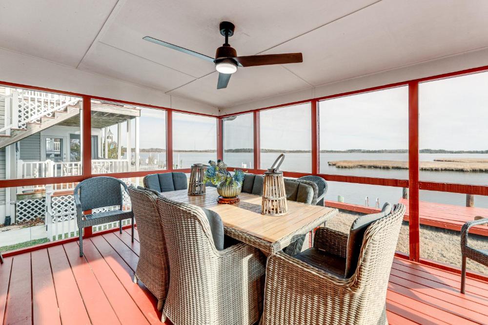 Boat Dock! Waterfront Group Getaway in Ocean Pines